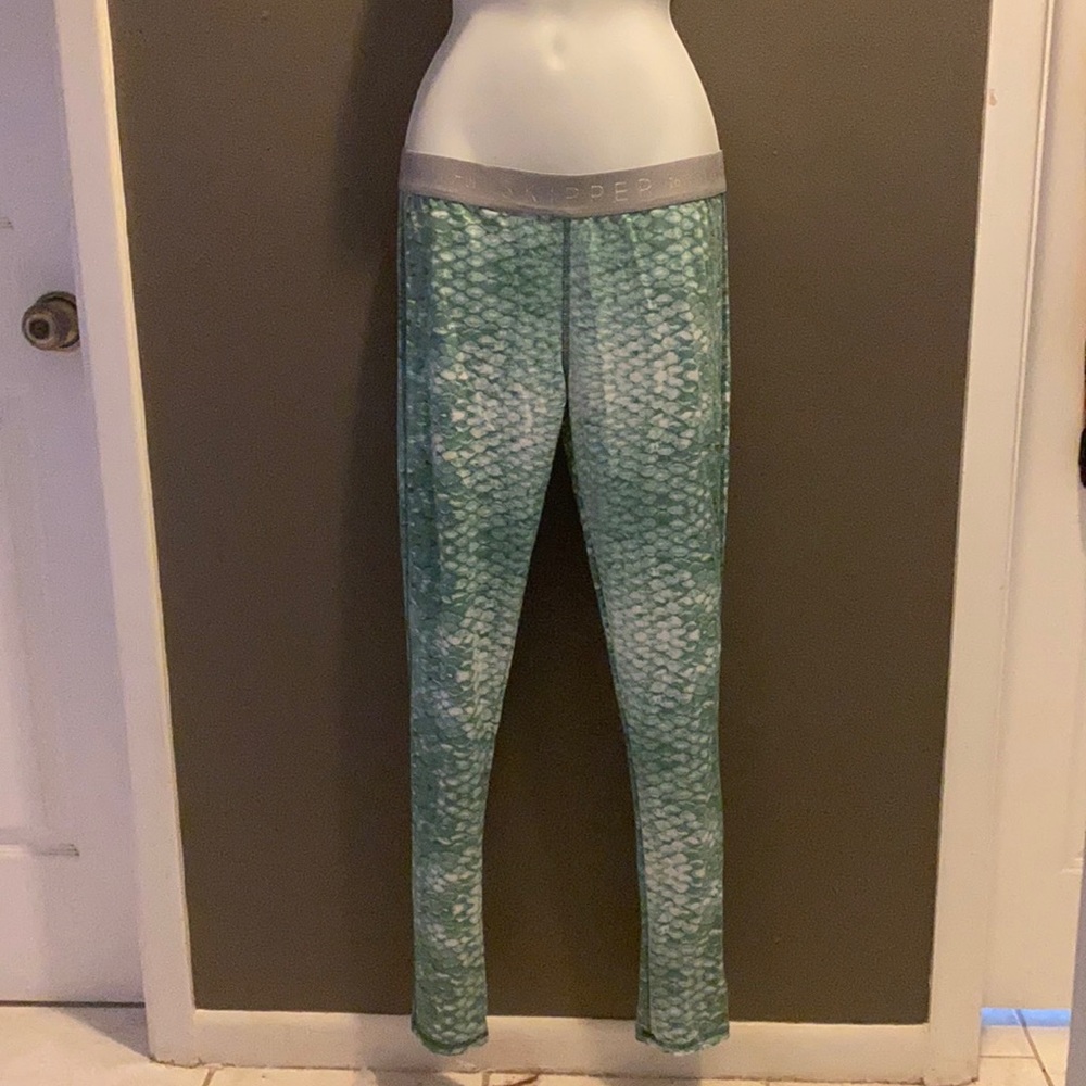 Scaly/mermaid design leggings